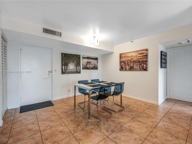 Apartment for sale  Unit #511 - photo 6679309