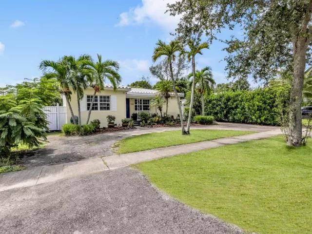 Home for sale at 1860 NE 157th Ter - photo 6679060