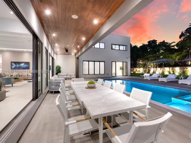 9-bedroom home for rent in Miami - 2110 NE 197th Ter - MondialRealty