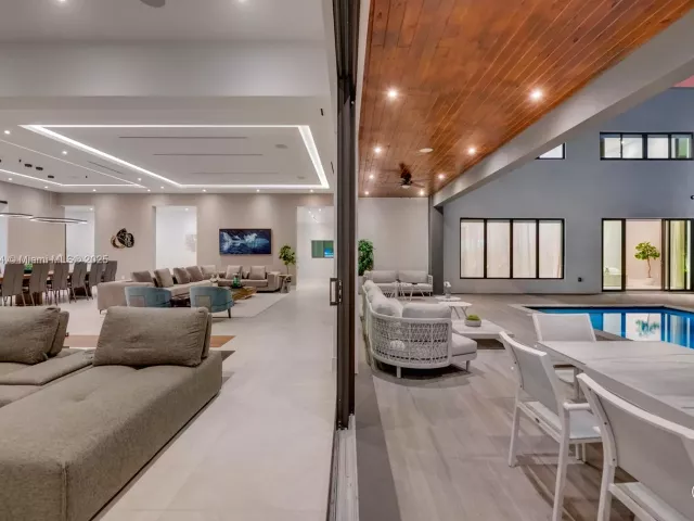 9-bedroom home for rent in Miami - 2110 NE 197th Ter - MondialRealty