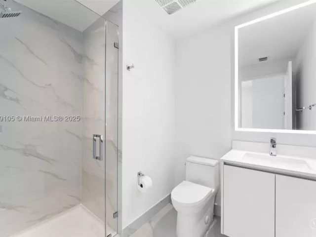 5-bedroom condo for sale in Miami - 700 NE 24th St 5401 - MondialRealty