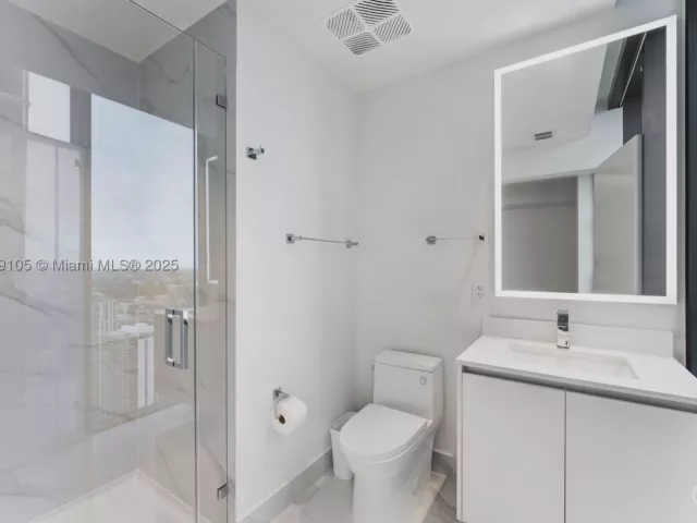 5-bedroom condo for sale in Miami - 700 NE 24th St 5401 - MondialRealty
