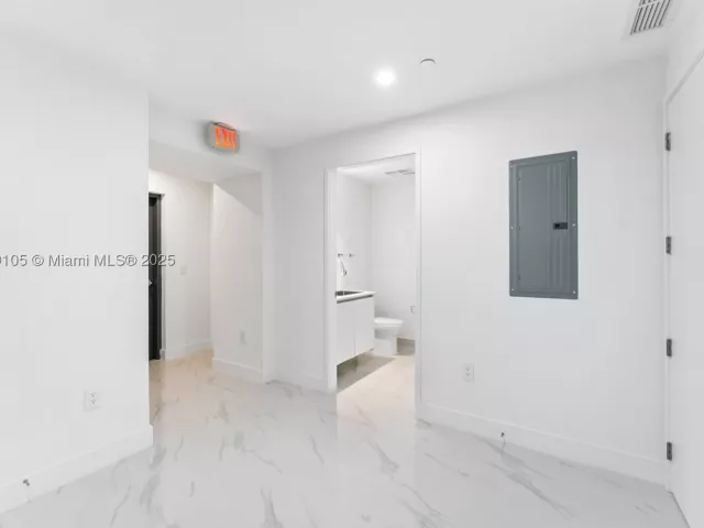 5-bedroom condo for sale in Miami - 700 NE 24th St 5401 - MondialRealty