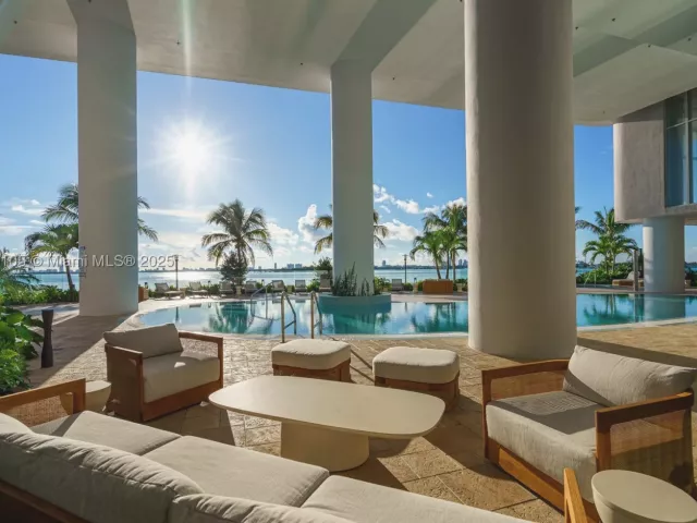 5-bedroom condo for sale in Miami - 700 NE 24th St 5401 - MondialRealty