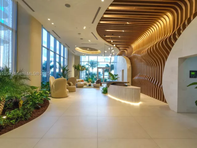 5-bedroom condo for sale in Miami - 700 NE 24th St 5401 - MondialRealty