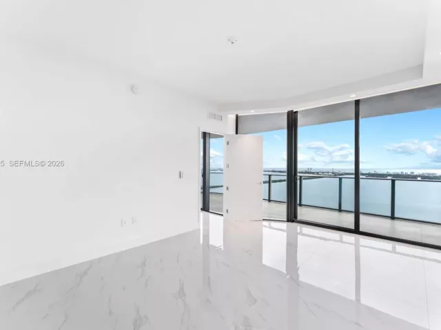 5-bedroom condo for sale in Miami - 700 NE 24th St 5401 - MondialRealty