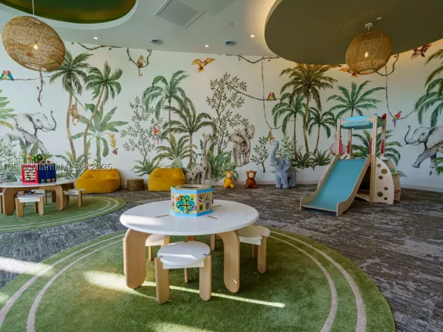 5-bedroom condo for sale in Miami - 700 NE 24th St 5401 - MondialRealty