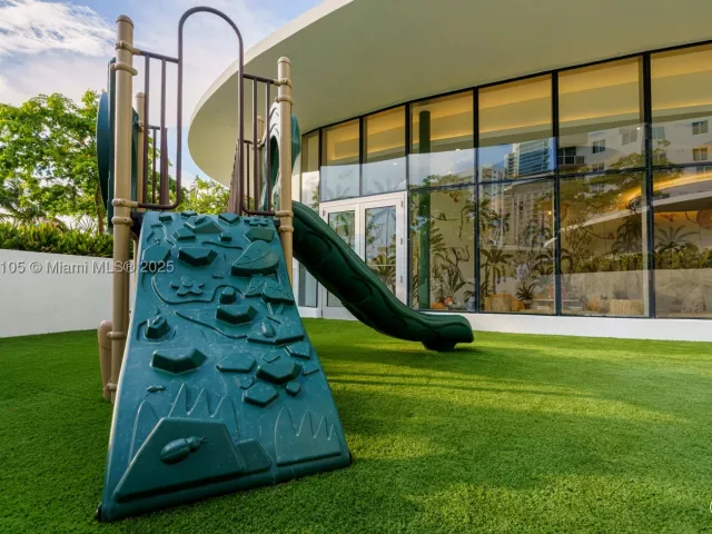 5-bedroom condo for sale in Miami - 700 NE 24th St 5401 - MondialRealty
