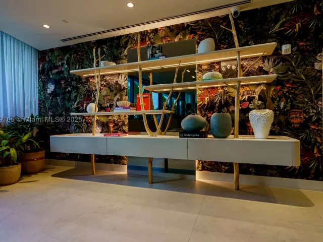 5-bedroom condo for sale in Miami - 700 NE 24th St 5401 - MondialRealty