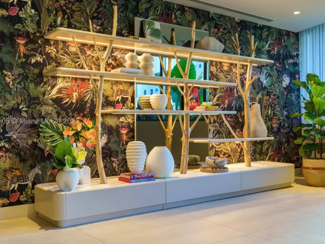 5-bedroom condo for sale in Miami - 700 NE 24th St 5401 - MondialRealty