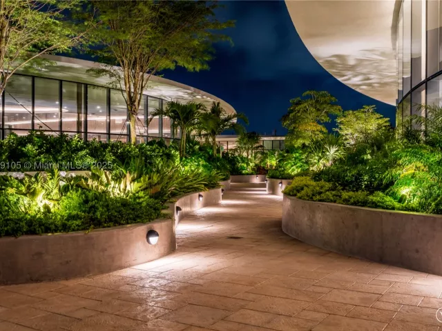 5-bedroom condo for sale in Miami - 700 NE 24th St 5401 - MondialRealty