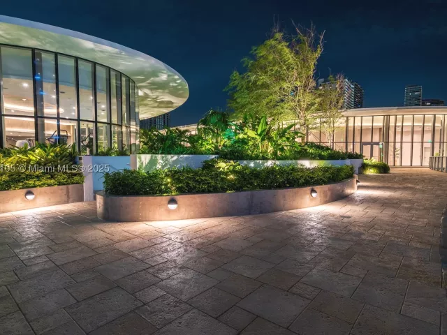 5-bedroom condo for sale in Miami - 700 NE 24th St 5401 - MondialRealty