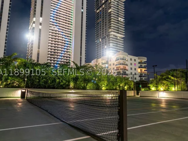 5-bedroom condo for sale in Miami - 700 NE 24th St 5401 - MondialRealty