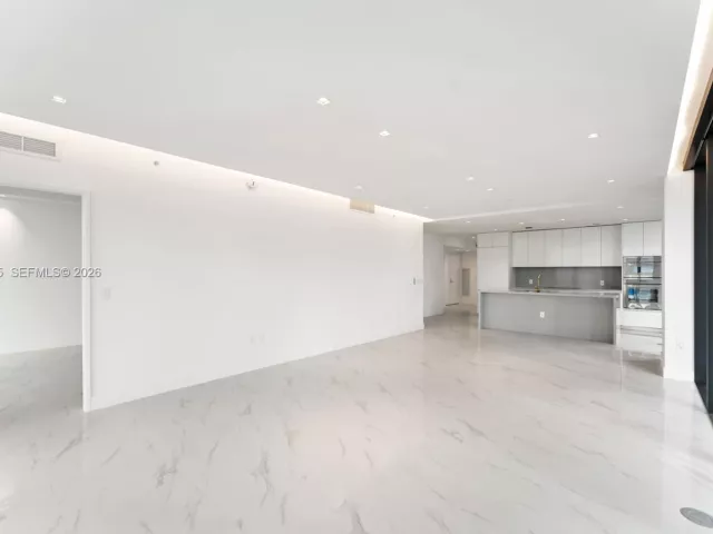 5-bedroom condo for sale in Miami - 700 NE 24th St 5401 - MondialRealty