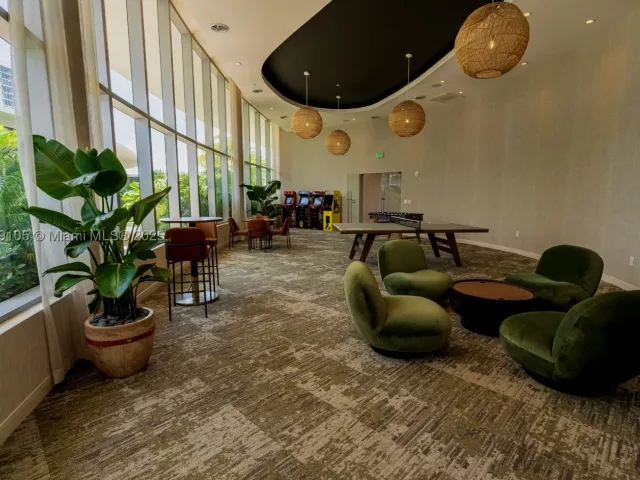 5-bedroom condo for sale in Miami - 700 NE 24th St 5401 - MondialRealty