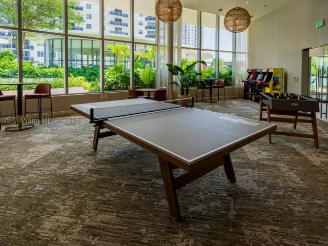 5-bedroom condo for sale in Miami - 700 NE 24th St 5401 - MondialRealty