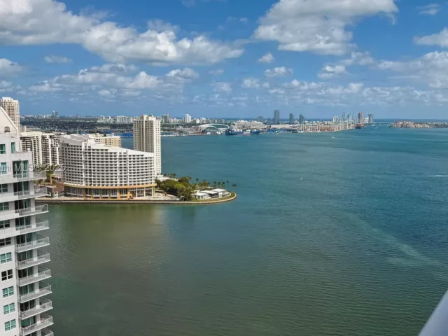 3-bedroom condo for sale in Miami - 1155 Brickell Bay Dr PH104 - MondialRealty
