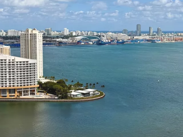 3-bedroom condo for sale in Miami - 1155 Brickell Bay Dr PH104 - MondialRealty
