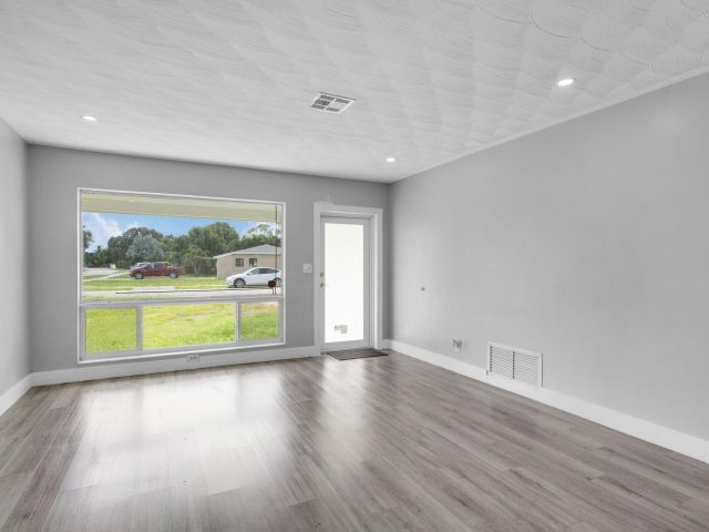 Home for sale at 3301 SW 20th Court - photo 6702151