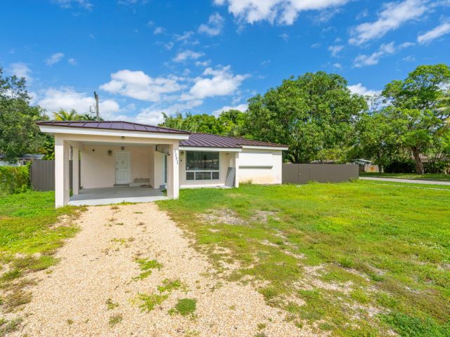 Home for sale at 3301 SW 20th Court - photo 6702160