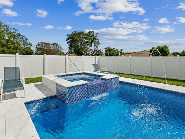 Home for rent at 510 Kingbird Circle - photo 6680923