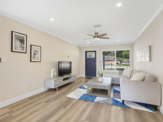 Home for rent at 510 Kingbird Circle - photo 6680928