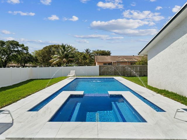 Home for rent at 510 Kingbird Circle - photo 6680938