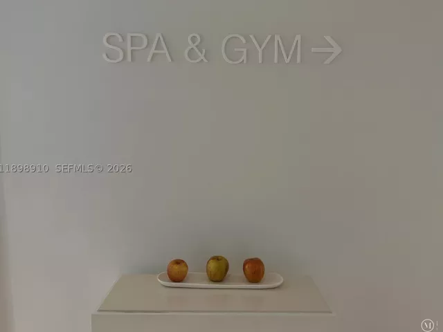 2-bedroom condo for sale in Miami - 1040 Biscayne Blvd 1106 - MondialRealty