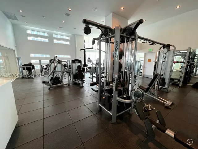 2-bedroom condo for sale in Miami - 1040 Biscayne Blvd 1106 - MondialRealty