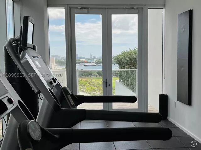 2-bedroom condo for sale in Miami - 1040 Biscayne Blvd 1106 - MondialRealty