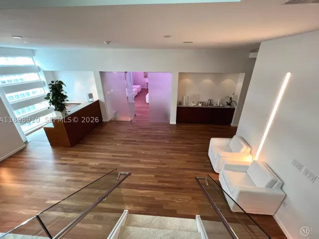 2-bedroom condo for sale in Miami - 1040 Biscayne Blvd 1106 - MondialRealty