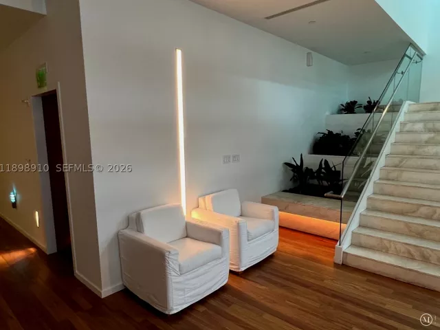 2-bedroom condo for sale in Miami - 1040 Biscayne Blvd 1106 - MondialRealty