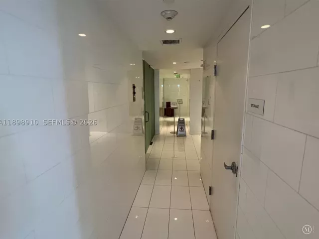 2-bedroom condo for sale in Miami - 1040 Biscayne Blvd 1106 - MondialRealty