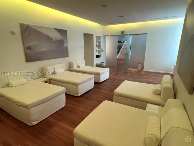2-bedroom condo for sale in Miami - 1040 Biscayne Blvd 1106 - MondialRealty