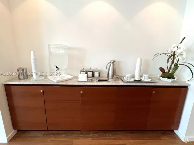 2-bedroom condo for sale in Miami - 1040 Biscayne Blvd 1106 - MondialRealty