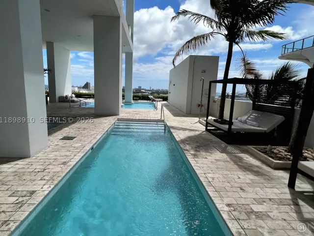 2-bedroom condo for sale in Miami - 1040 Biscayne Blvd 1106 - MondialRealty
