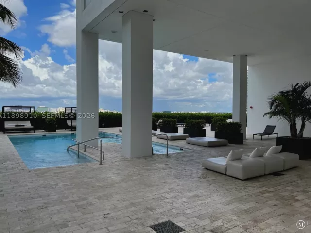 2-bedroom condo for sale in Miami - 1040 Biscayne Blvd 1106 - MondialRealty