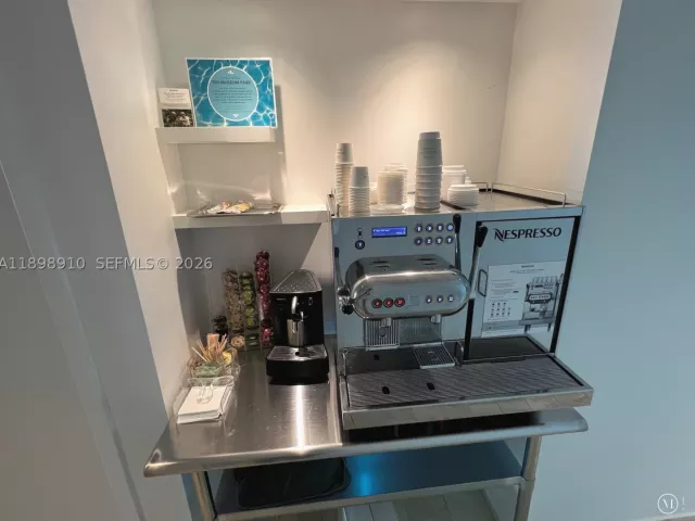 2-bedroom condo for sale in Miami - 1040 Biscayne Blvd 1106 - MondialRealty
