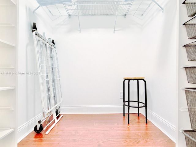 1-bedroom condo for rent in Hollywood - 2101 S Ocean Dr 1402 - MondialRealty