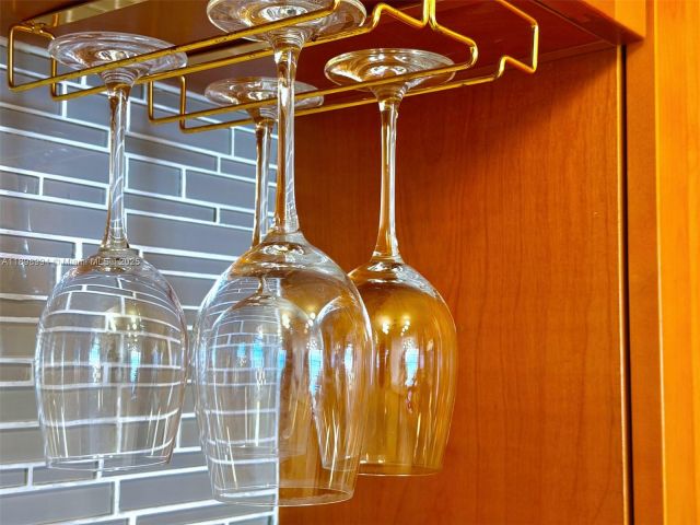 1-bedroom condo for rent in Hollywood - 2101 S Ocean Dr 1402 - MondialRealty