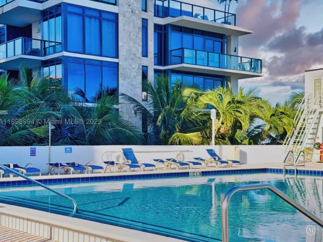 1-bedroom condo for rent in Hollywood - 2101 S Ocean Dr 1402 - MondialRealty