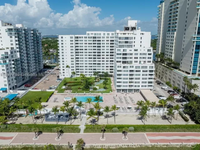 1-bedroom condo for rent in Miami Beach - 5005 Collins Ave 1523 - MondialRealty