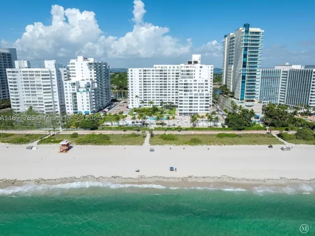 1-bedroom condo for rent in Miami Beach - 5005 Collins Ave 1523 - MondialRealty