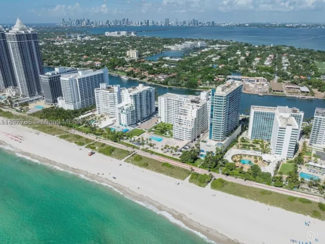 1-bedroom condo for rent in Miami Beach - 5005 Collins Ave 1523 - MondialRealty