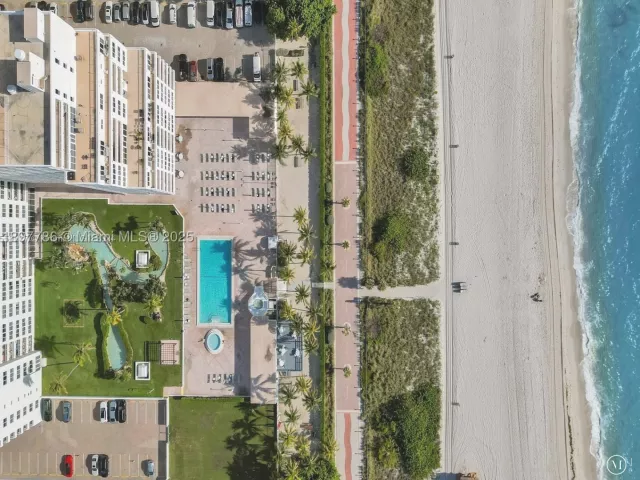 1-bedroom condo for rent in Miami Beach - 5005 Collins Ave 1523 - MondialRealty