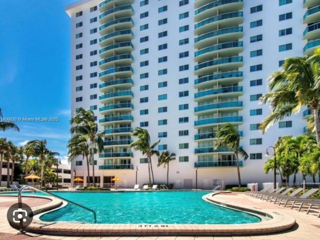 1-bedroom condo for sale in Sunny Isles Beach - 19380 Collins Ave 224 - MondialRealty