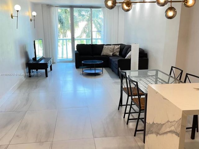 1-bedroom condo for sale in Sunny Isles Beach - 19380 Collins Ave 224 - MondialRealty