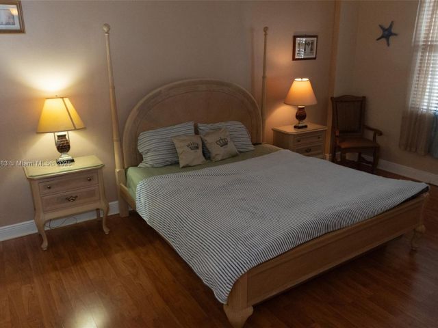 1-bedroom condo for rent in Hollywood - 3725 S Ocean Dr 1021 - MondialRealty