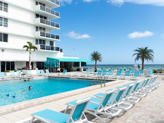 1-bedroom condo for rent in Hollywood - 3725 S Ocean Dr 1021 - MondialRealty