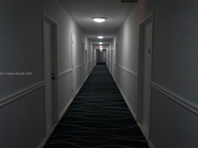 1-bedroom condo for rent in Hollywood - 3725 S Ocean Dr 1021 - MondialRealty